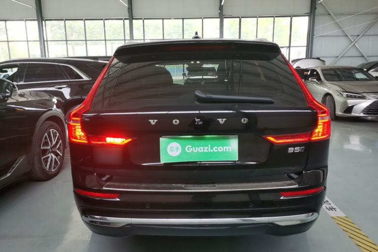 Volvo XC60 2025 — 5