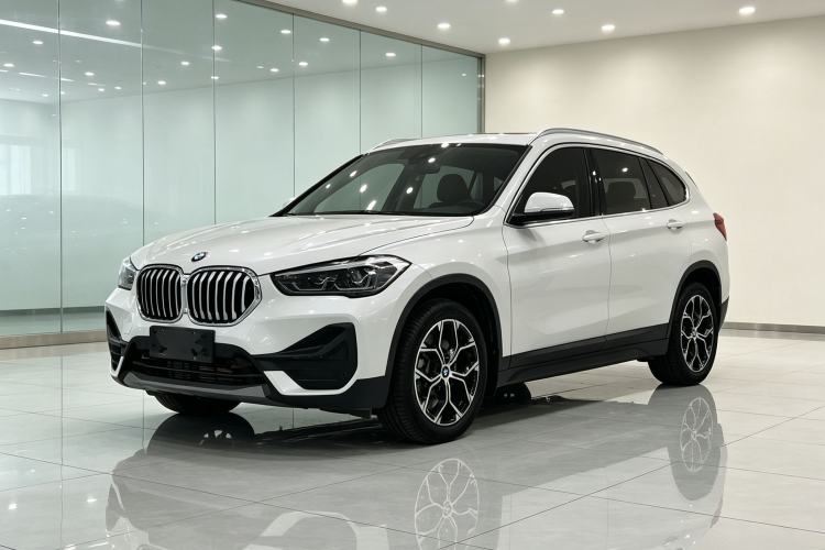 BMW X1 2022 — фото 1