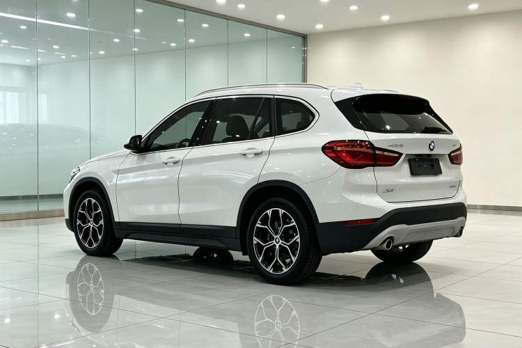 BMW X1 2022 — фото 4