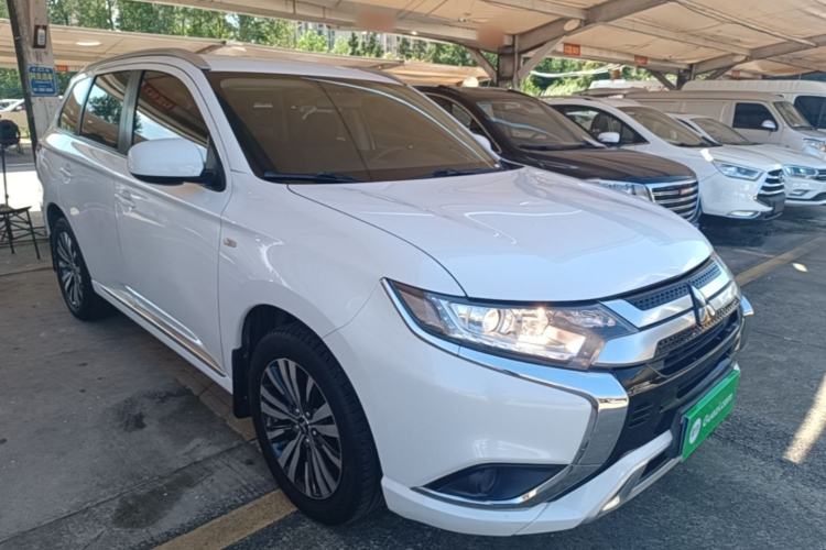 Mitsubishi outlander 2020 — фото 3