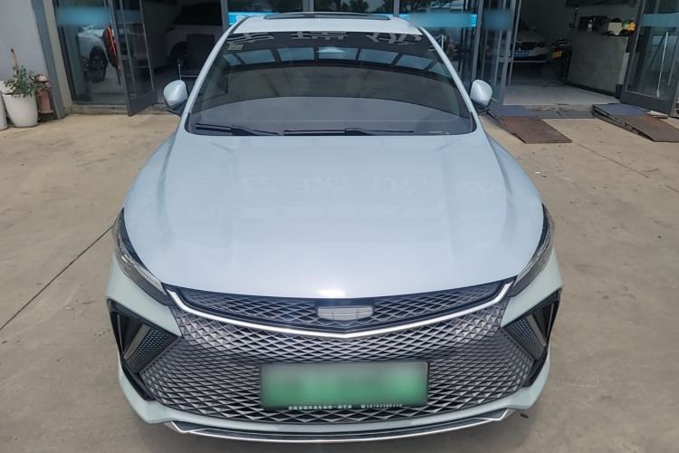 Geely Emgrand L 2022 — 2