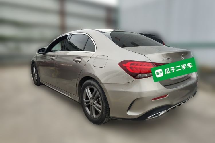 Mercedes-Benz A 180 L 2022 — 4