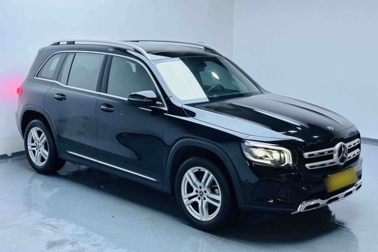Mercedes-Benz GLB 200 2023 — 3