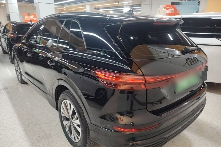 Audi Q5 e-tron 2023 — фото 4