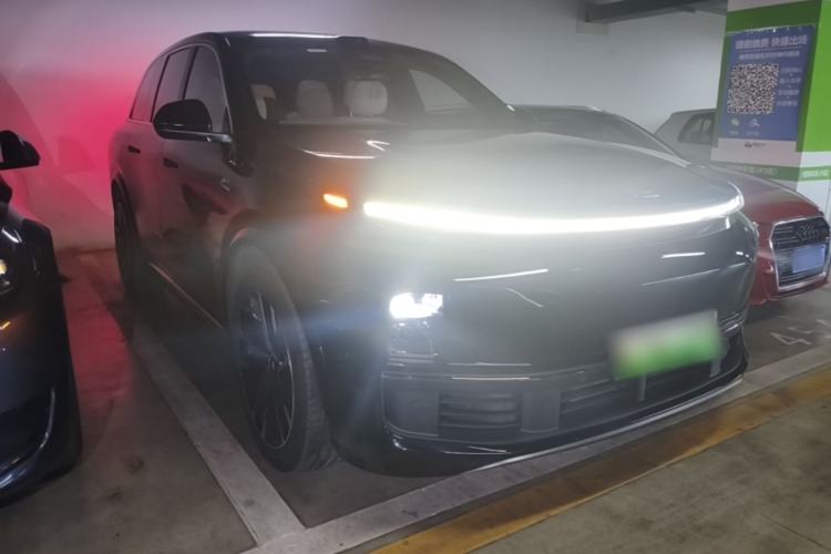 Li Auto L8 2025 — 3