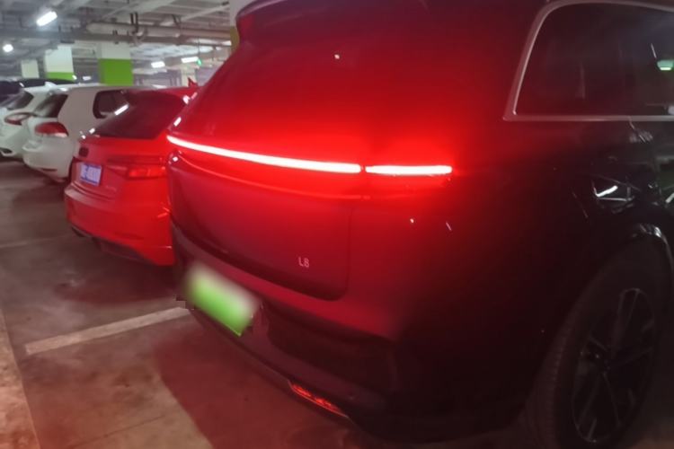 Li Auto L8 2025 — 5