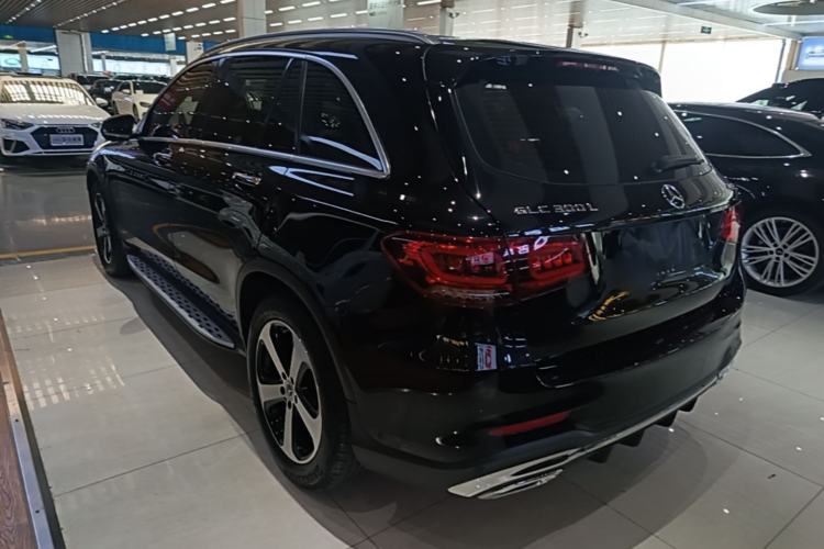 Mercedes-Benz GLC 260 L 2022 — фото 4
