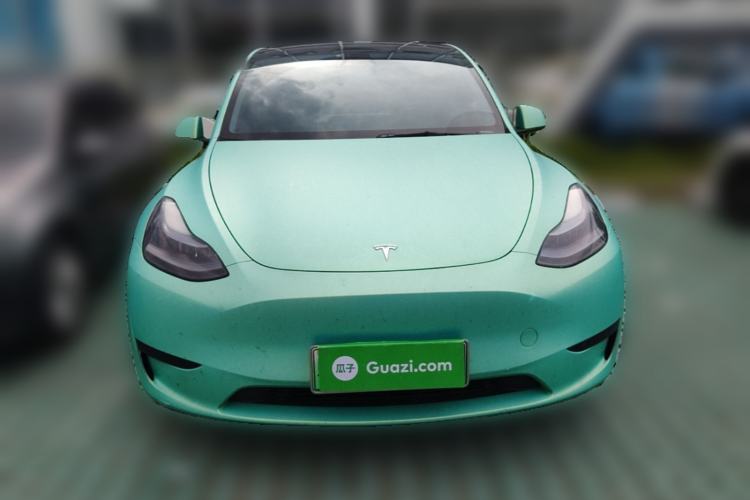 Tesla Model Y 2024 — 2