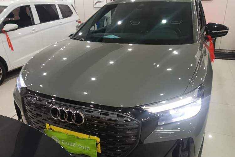 Audi Q4 e-tron 2023 — 2
