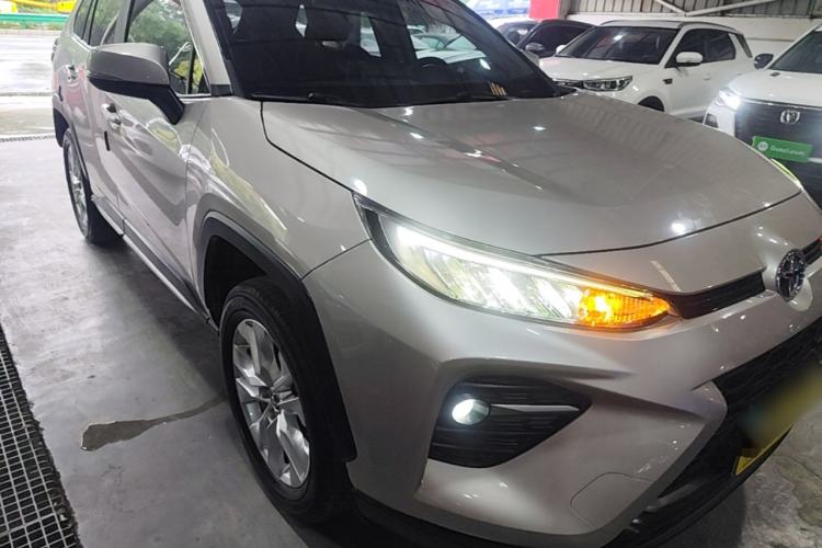 Toyota RAV4 2022 — 3