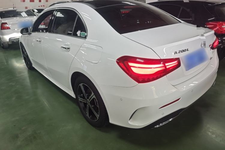 Mercedes-Benz A 200 L 2023 — фото 4