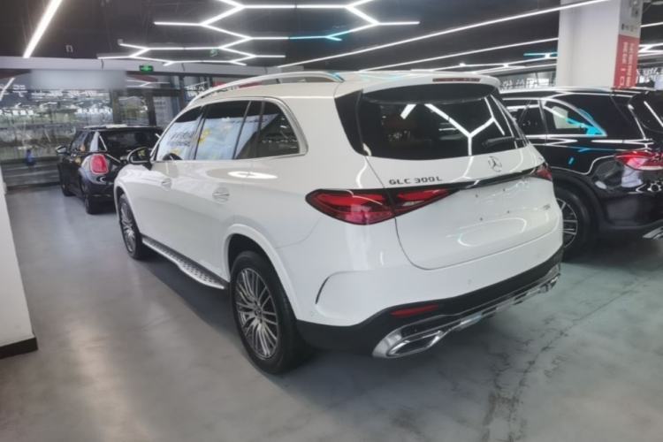 Mercedes-Benz GLC 300 L 2023 — фото 4