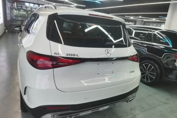 Mercedes-Benz GLC 300 L 2023 — фото 5