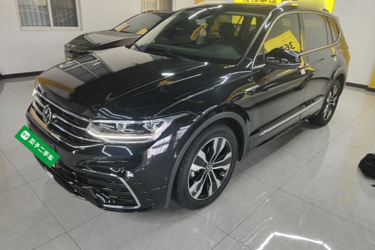 Volkswagen Tiguan L 2023 — фото 1