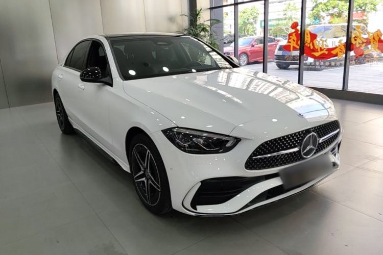 Mercedes-Benz C 260 L 2024 — 3