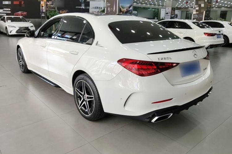 Mercedes-Benz C 260 L 2024 — 4