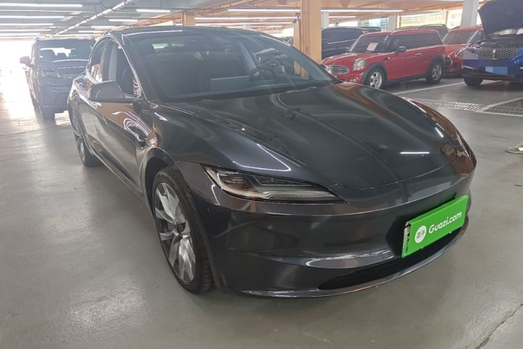 Tesla Model 3 2025 — 3