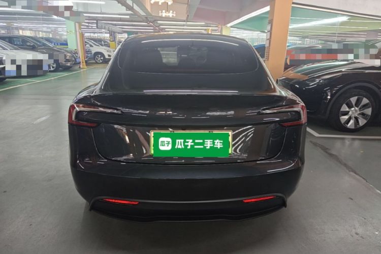 Tesla Model 3 2025 — 5