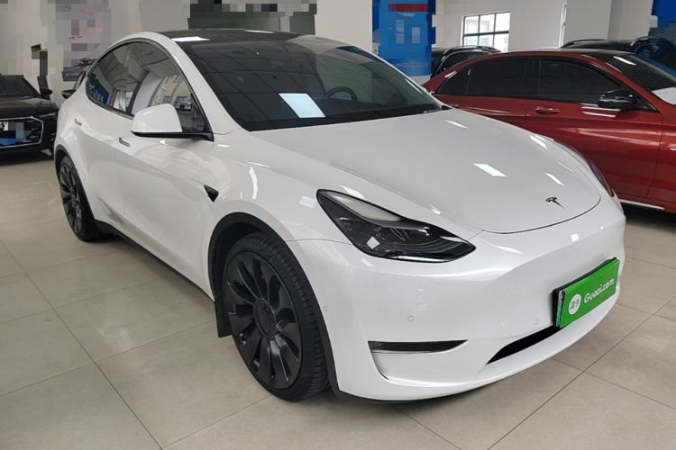 Tesla Model Y 2022 — 3