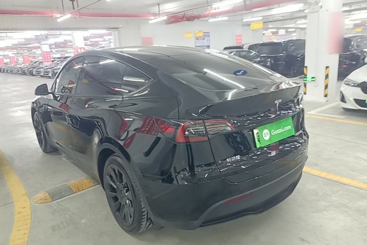Tesla Model Y 2022 — 4