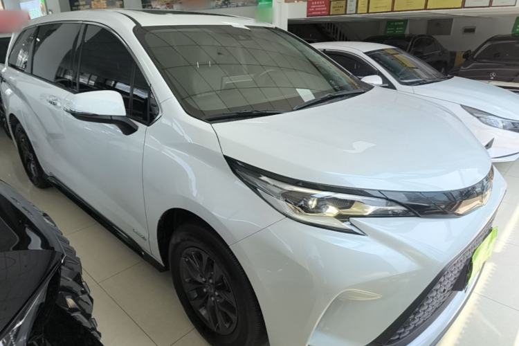 Toyota Granvia 2023 — 3