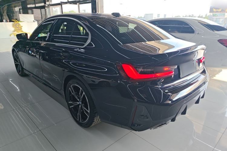 BMW 325i 2023 — 4