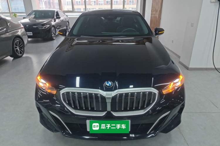BMW 525Li 2025 — 2