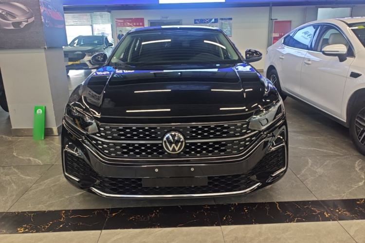 Volkswagen Passat 2023 — 2