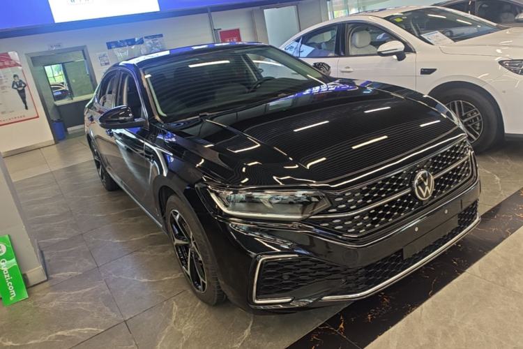Volkswagen Passat 2023 — 3