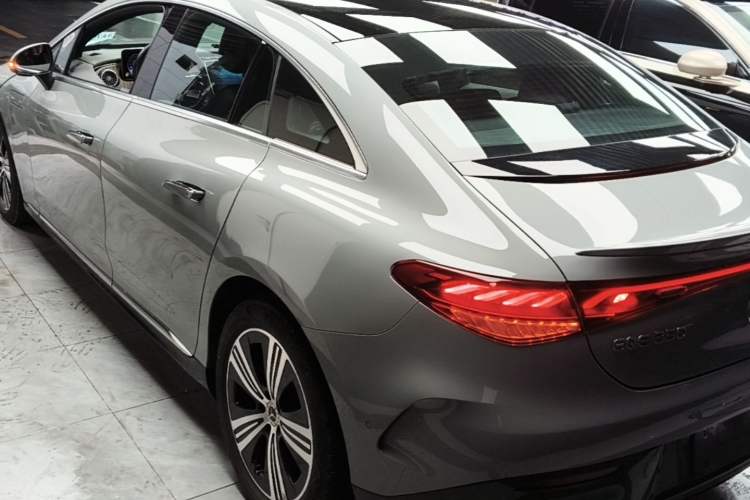 Mercedes-Benz EQE 350 2022 — 4