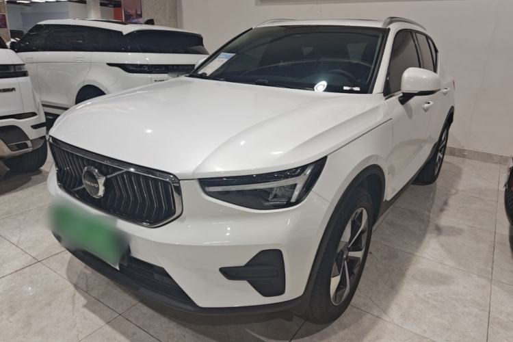 Volvo xc40 2023 — фото 1