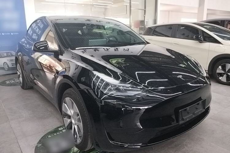 Tesla Model Y 2022 — 3