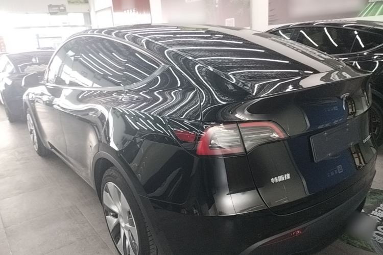 Tesla Model Y 2022 — 4