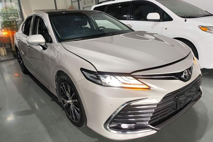 Toyota Camry 2021 — фото 3