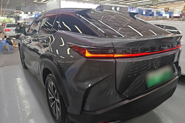 Lexus RZ 450e 2023 — фото 4