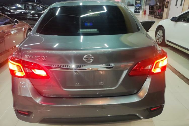 Nissan Sentra 2024 — 5