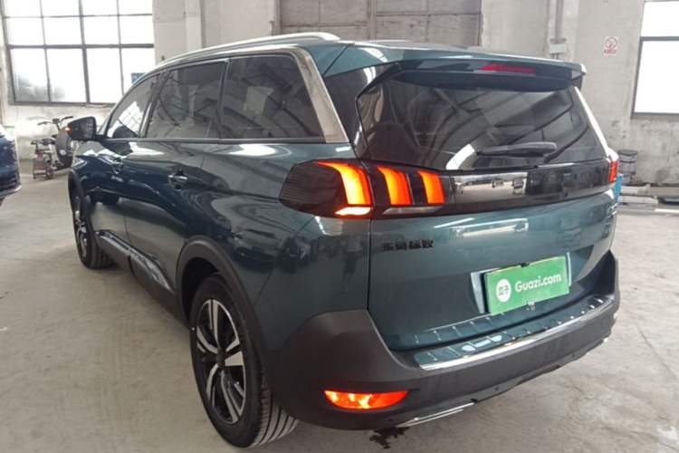 Peugeot 5008 2023 — фото 4
