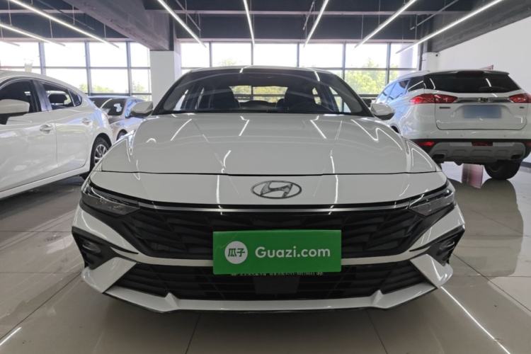 Hyundai Elantra 2023 — фото 2
