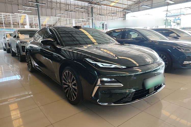 Geely Galaxy 8 2025 — 3