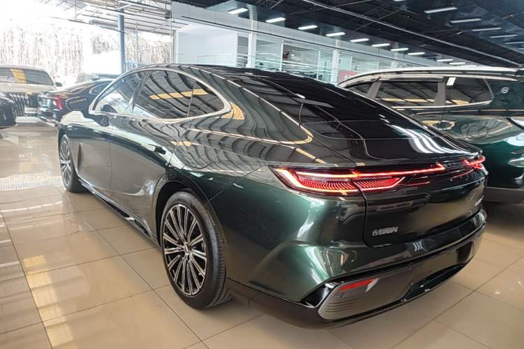 Geely Galaxy 8 2025 — 4