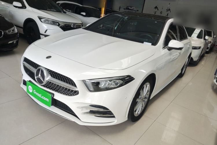 Mercedes-Benz A 200 L 2020 — фото 1