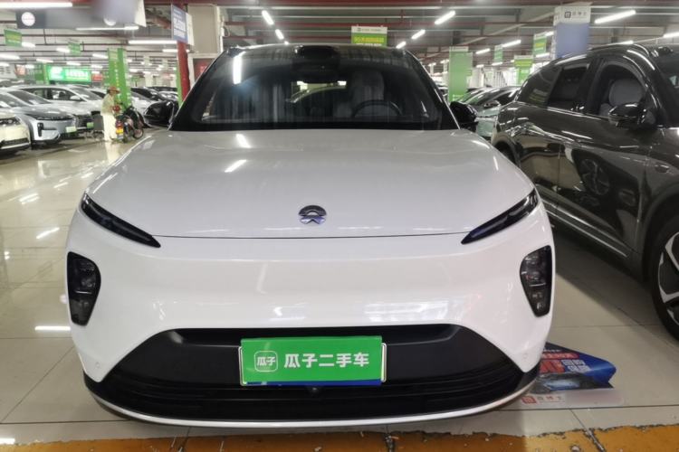 NIO ES8 2023 — 2
