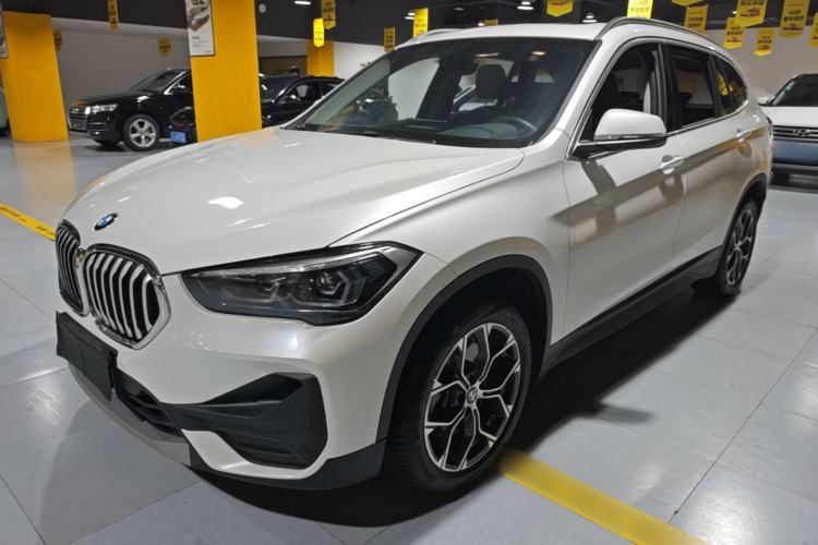 BMW X1 2022 — фото 1