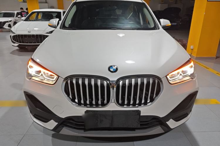 BMW X1 2022 — фото 2