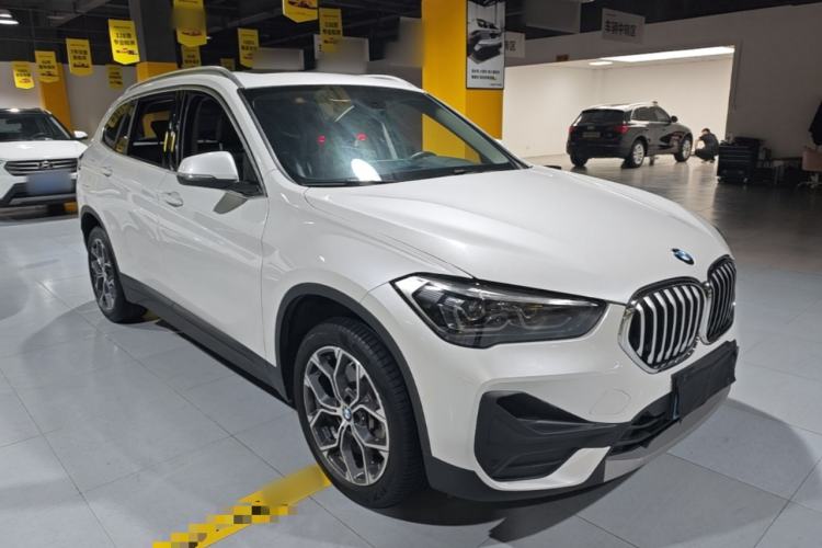 BMW X1 2022 — фото 3