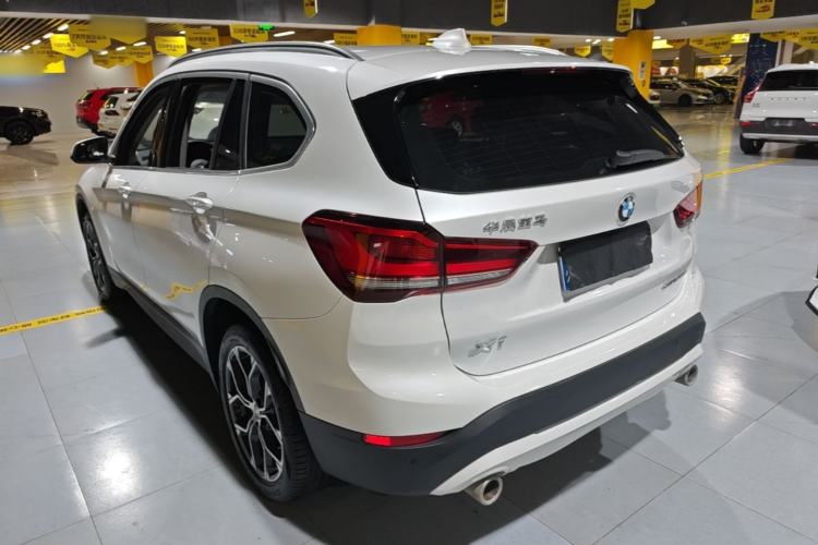 BMW X1 2022 — фото 4