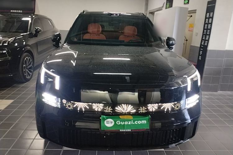 Lynk & Co 900 2025 — 2