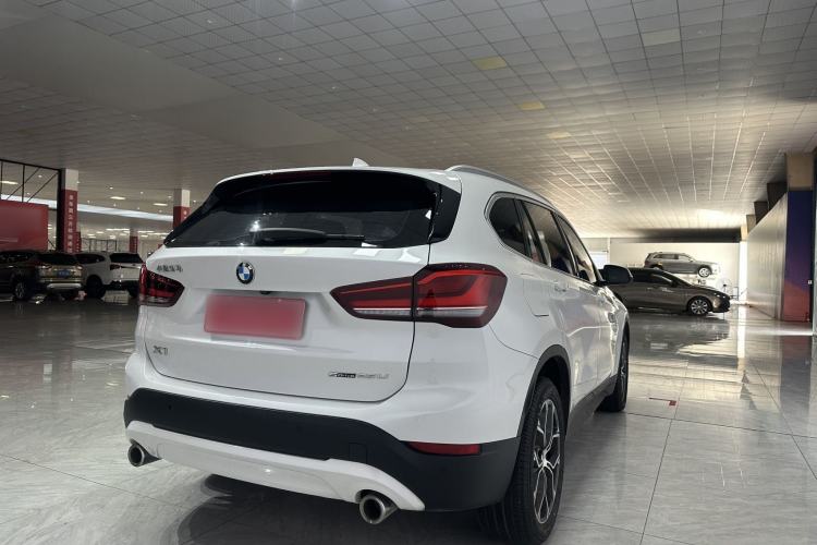 BMW X1 2022 — фото 4