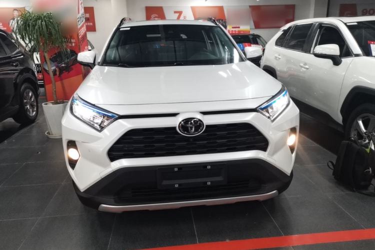 Toyota RAV4 2022 — 2