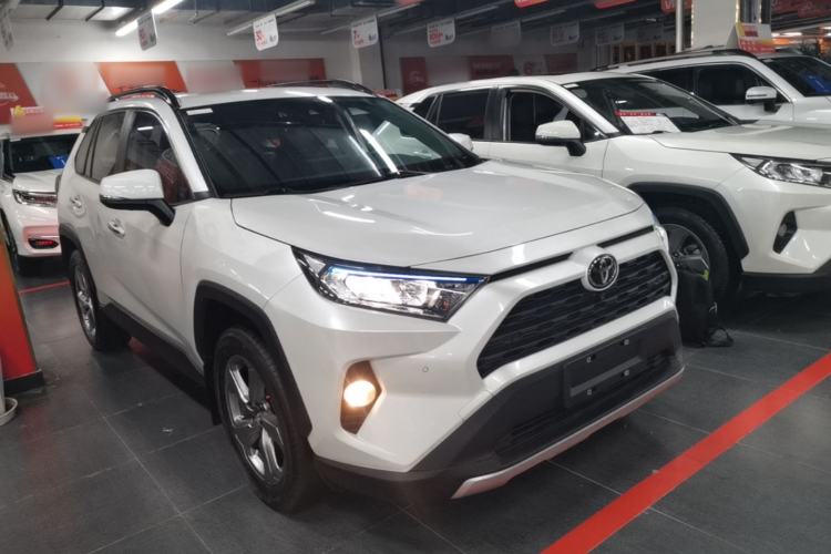 Toyota RAV4 2022 — 3